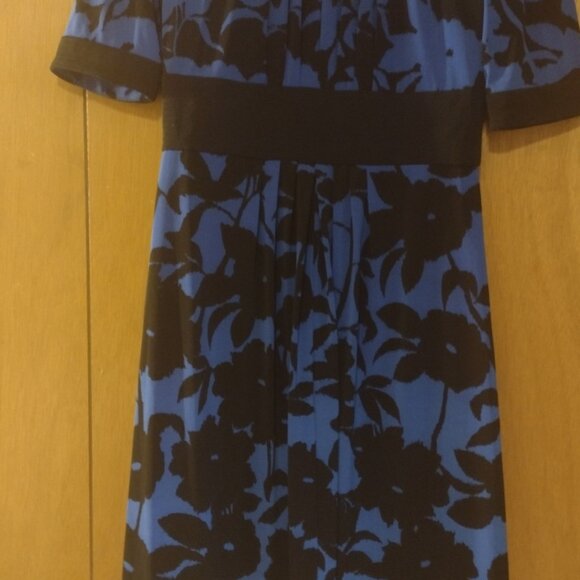 Royal Blue- Floral Knee-length Dress - Picture 2 of 9